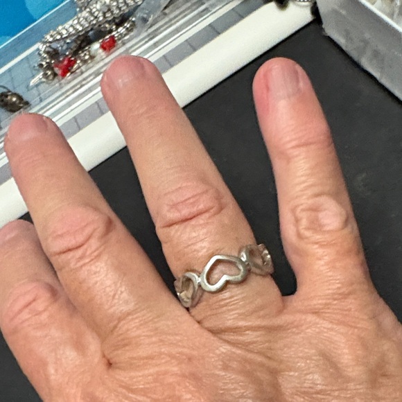 Sweet 925 Sterling Silver  Heart Ring - Picture 4 of 8
